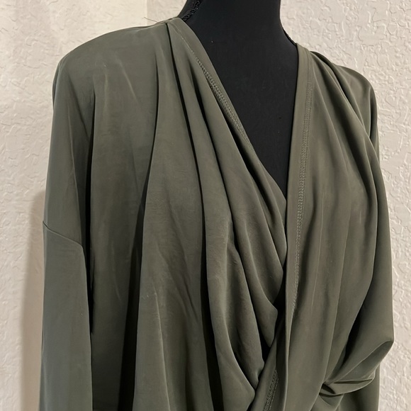 NWOT | Zyia Active Cutsie Shawl - Picture 3 of 5